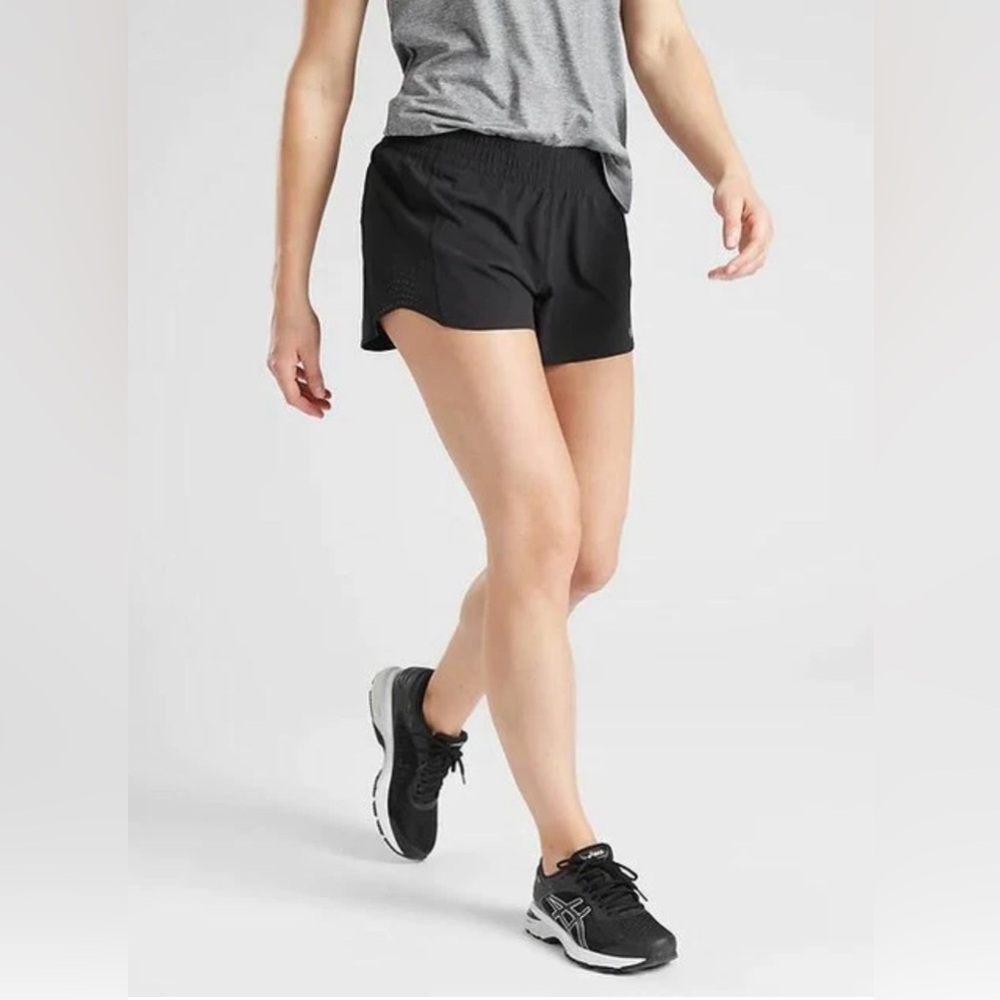 BRAND NEW ATHLETA HUSTLE 3” SHORTS 1XL